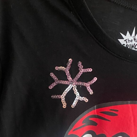 Dr Seuss The Grinch Licensed Adult Shprt Sleeve T-Shirt W/ Sequin Snowflakes-Siz - Picture 3 of 5